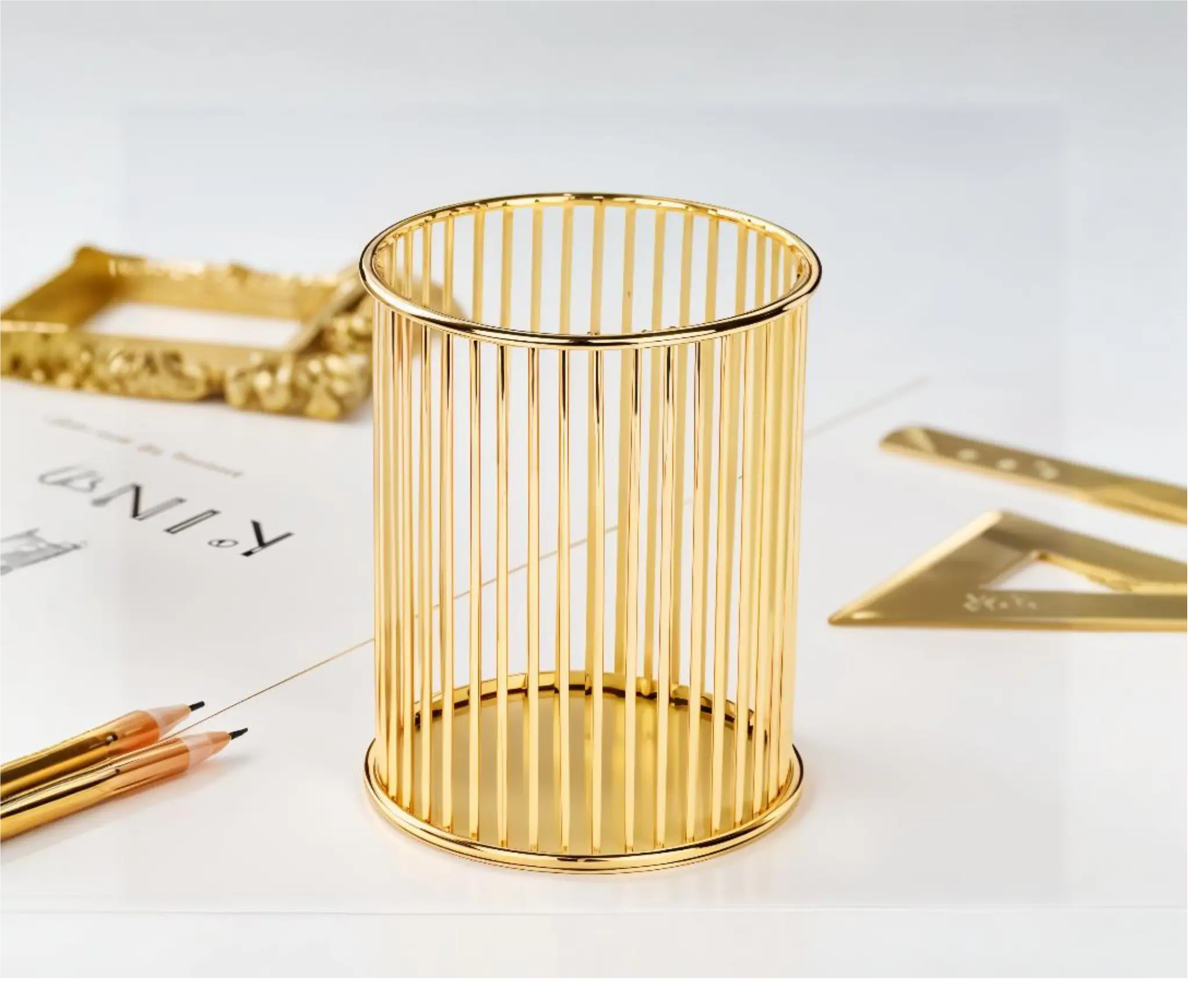 Makeup Brush & Pen Organizer – Modern Metal Cosmetic Storage - Image 7
